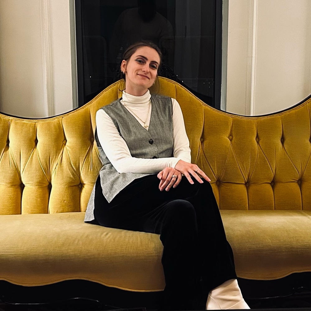 Meet your Posher, Angela